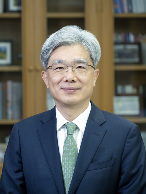 JNU School of Law Appointed Former Supreme Court Justice Kim Sang-hwan as Endowed Chair Professor