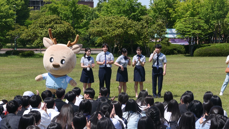 Open JNU Campus Tour for Middle and High School Students
