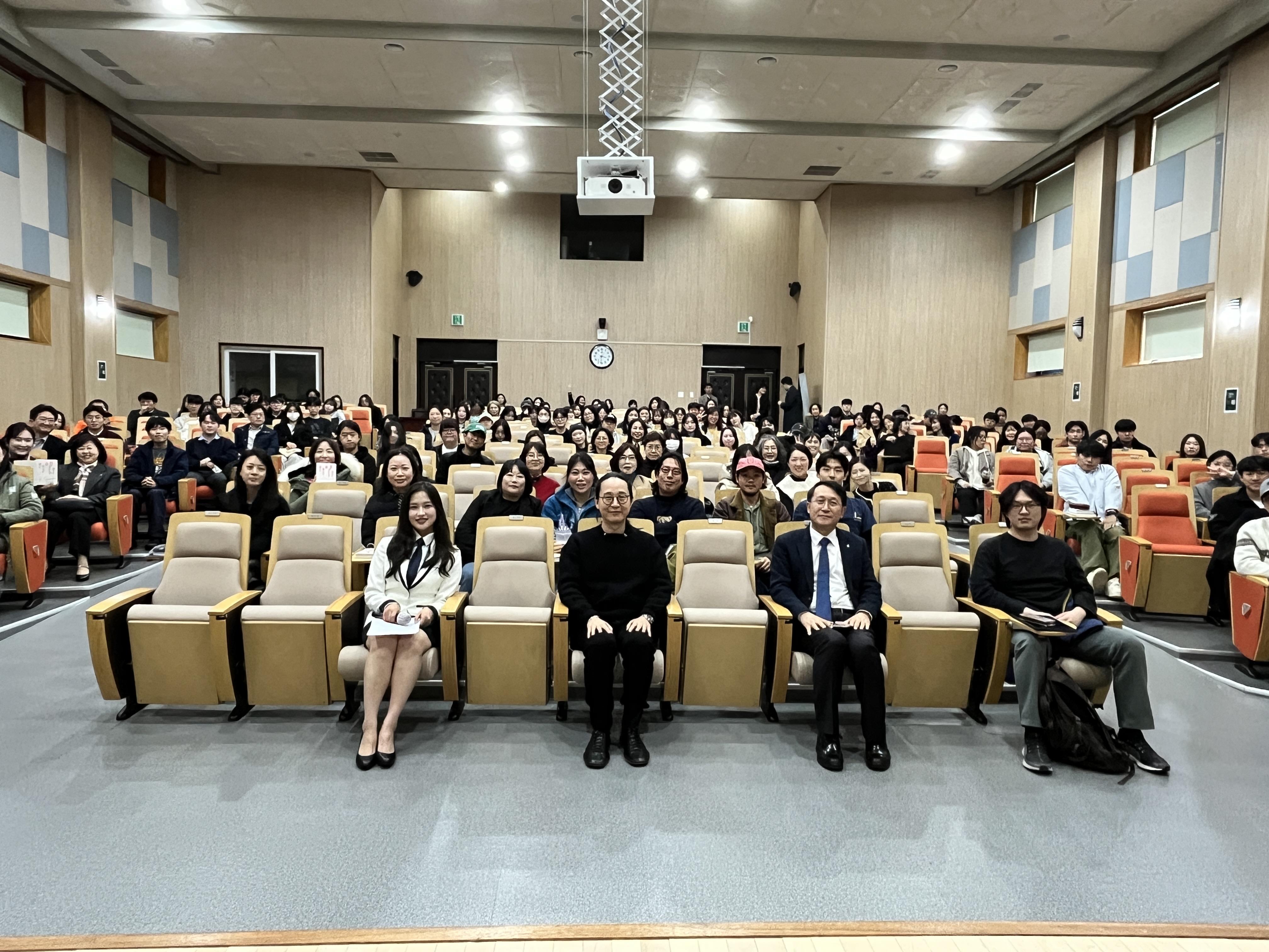 제주대학교 중앙도서관, 송길영 작가 초청 ‘시대예보: 호명사회’ 북토크 성황리 개최