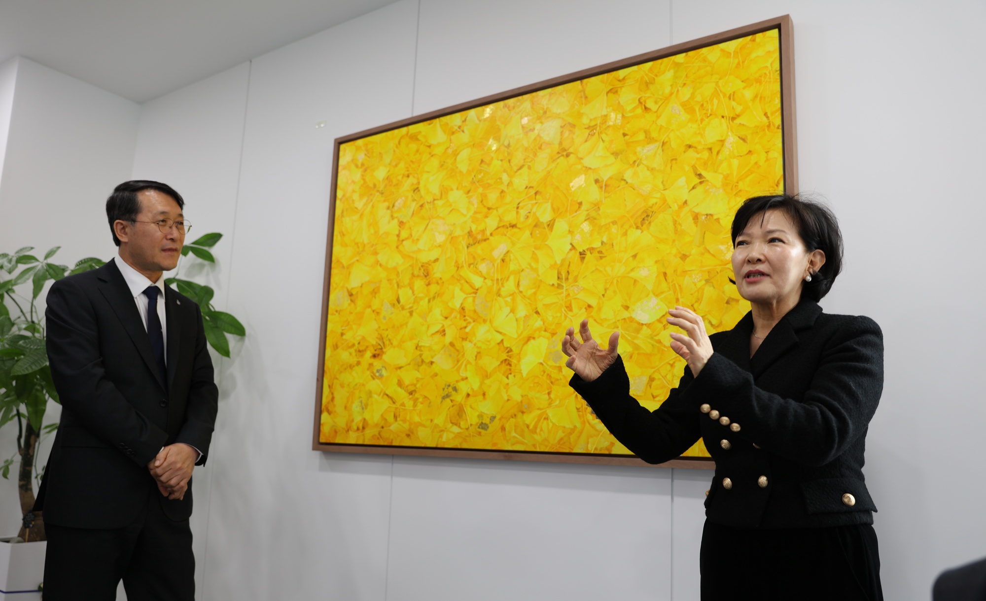 “노란 은행잎, 양귀비 꽃잎... 대자연의 찰나” 서양화가 이영수 작가, 제주대에 미술작품 기증