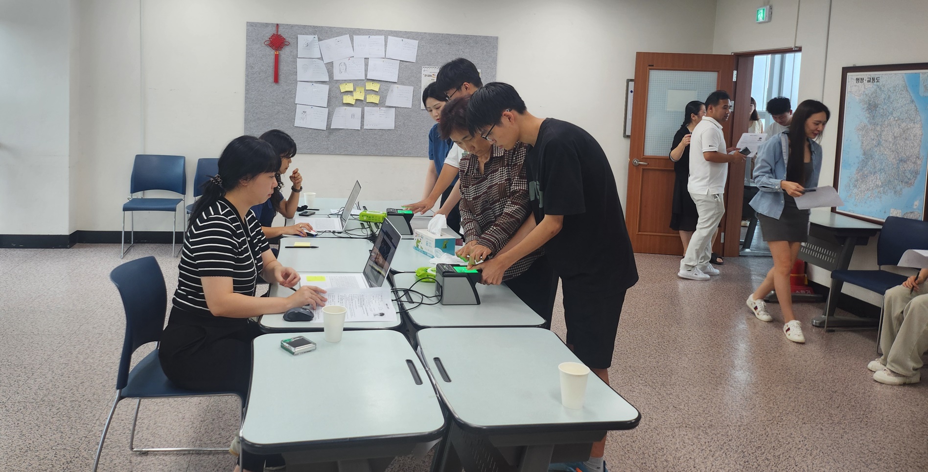 제주대-제주출입국·외국인청, ‘찾아가는 외국인등록증 지문등록 서비스’ 호응