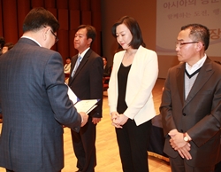 "창조적 도전을"..개교 63주년 기념식