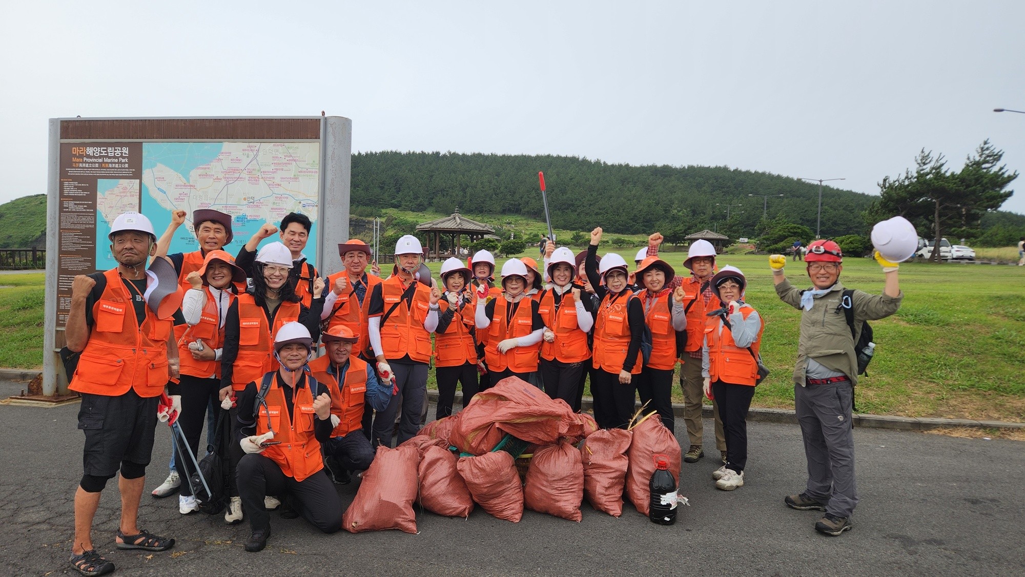 “제주유산은 우리가 지킨다” 제주대박물관, 송악산 해안동굴 문화유산 보호활동