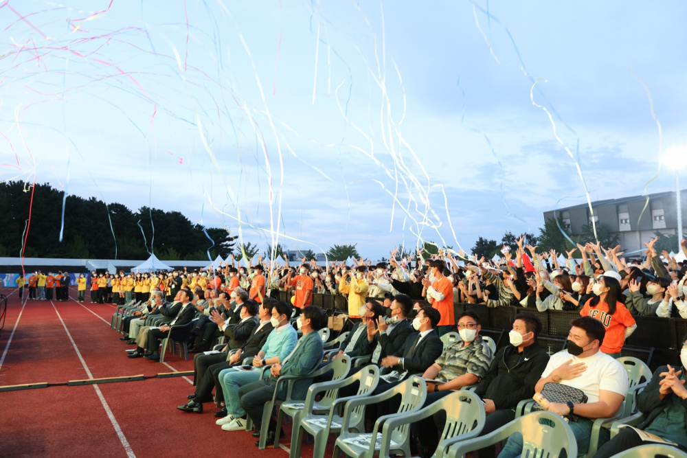 3년만에 대면으로 치러진 제주대 대동제 개막식 모습.JPG